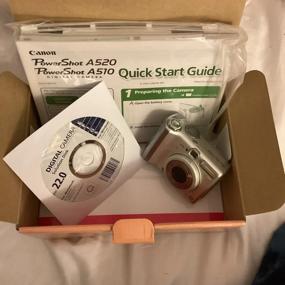 Canon Power Shot A520 Camera in Excellent Preloved Condition w Original Box.